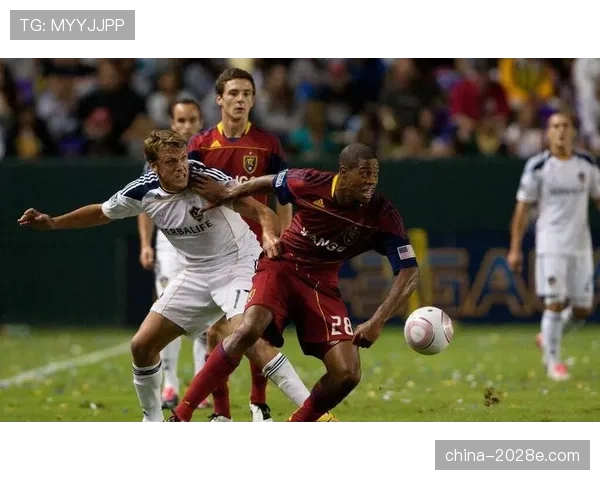 内维斯如何通过比赛节奏掌控影响球队攻防转换？